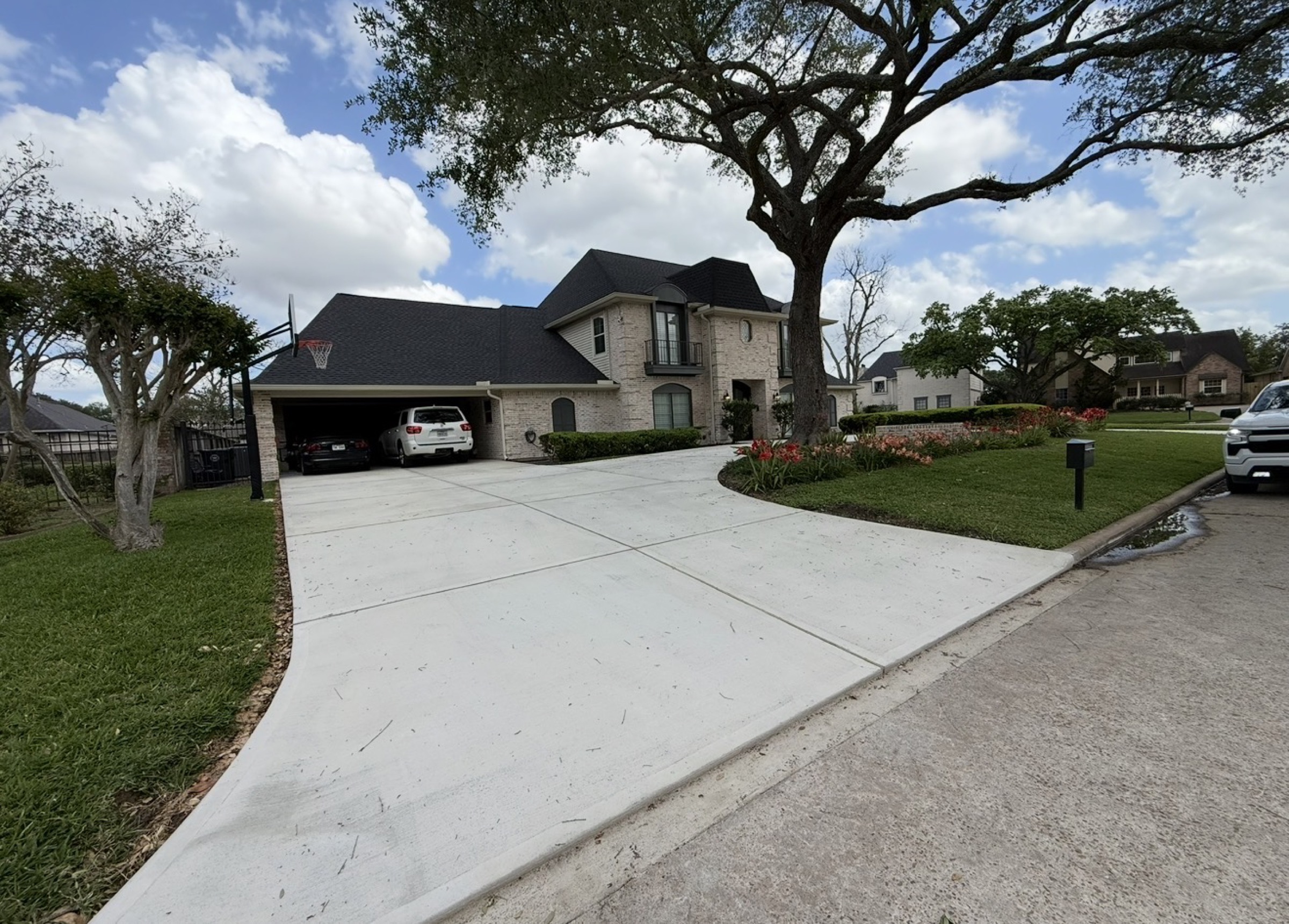 Driveway and walkway paving by Danny's Landscaping